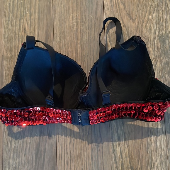 Red sequin bra ๐ - Picture 4 of 4